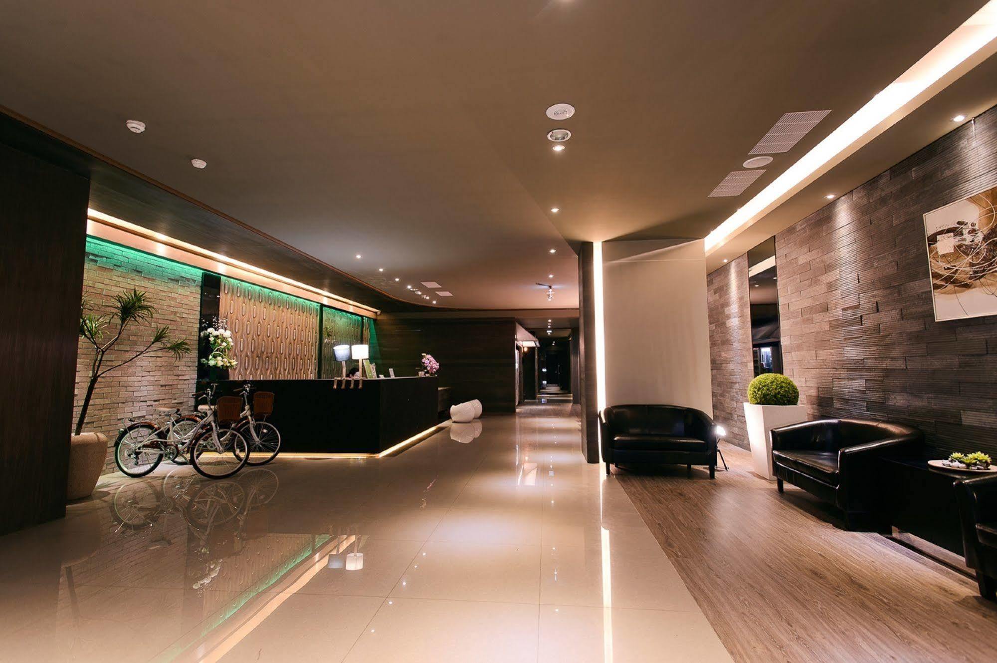 Kiwi Express Hotel - Jiuru Rd Kaohsiung Exterior photo